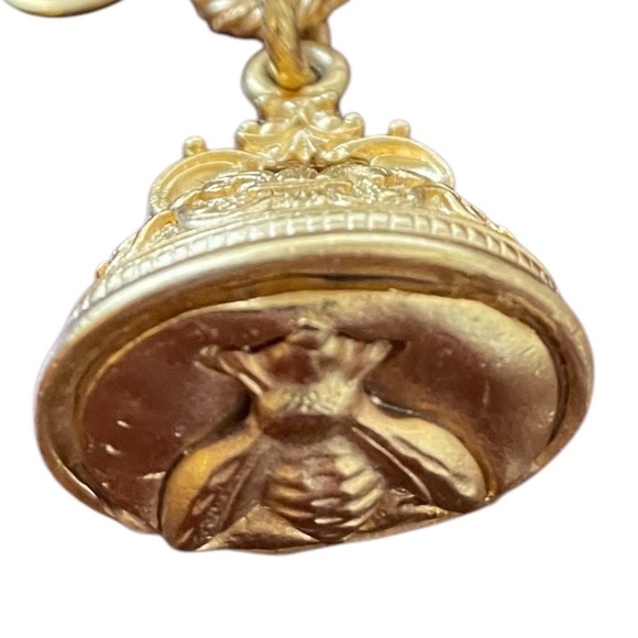 Vintage Triple-Plated Gold Hand-Cast Bee Charm Bracelet - Picture 5 of 9